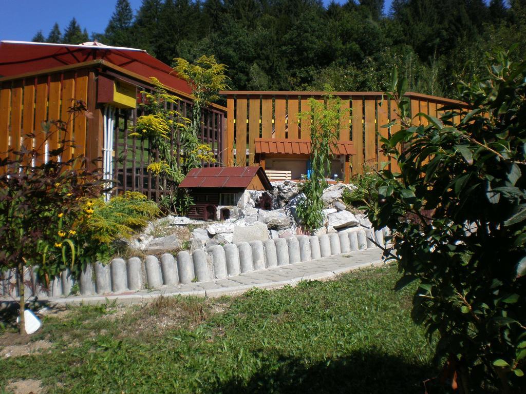Apartments Pri Bostjanovcu Gorenja Vas  Bagian luar foto